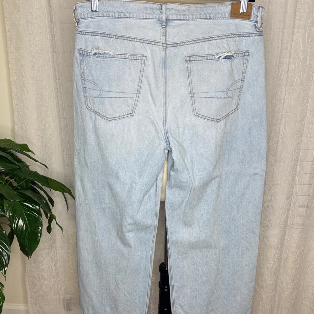 American Eagle Outfitters Light Wash Wide Leg Jeans - Picture 4 of 9